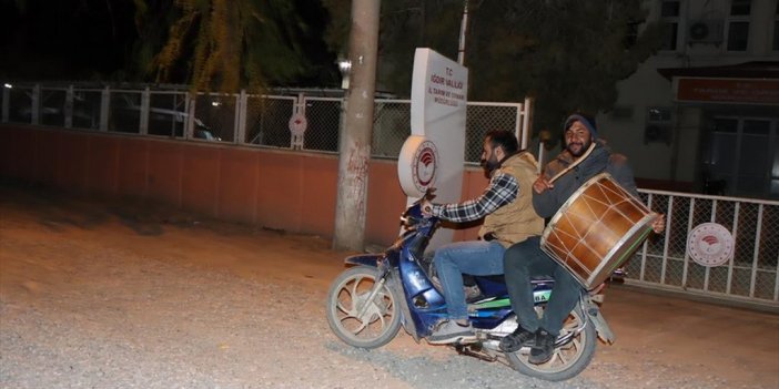 Iğdır'da Vatandaşları Motosikletli Davulcular Sahura Uyandırıyor