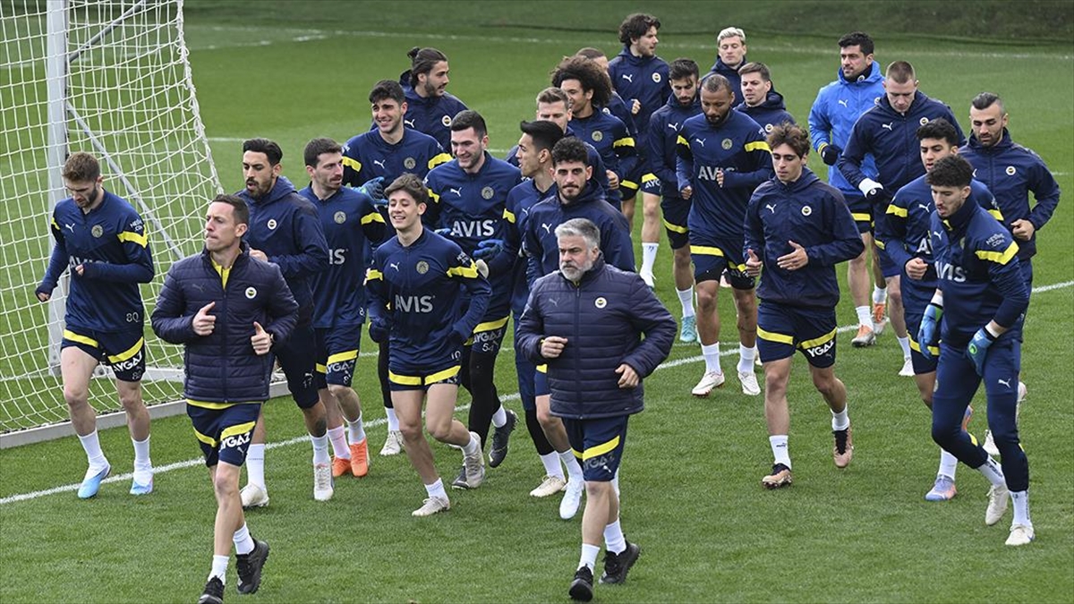 Fenerbahçe, Derbi Hazırlıklarını Sürdürdü