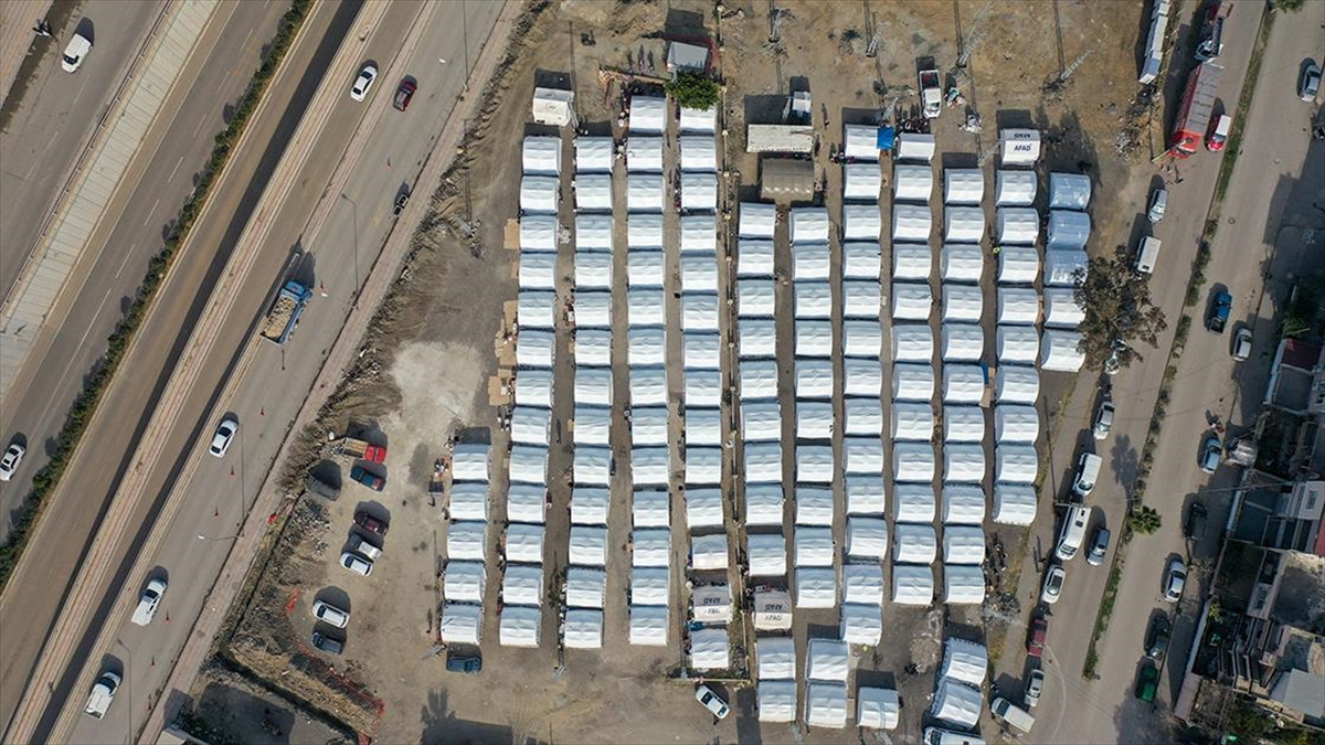 Depremin Yaşandığı Kentlerde Kurulan Çadırlarda "Yangın" Uyarısı