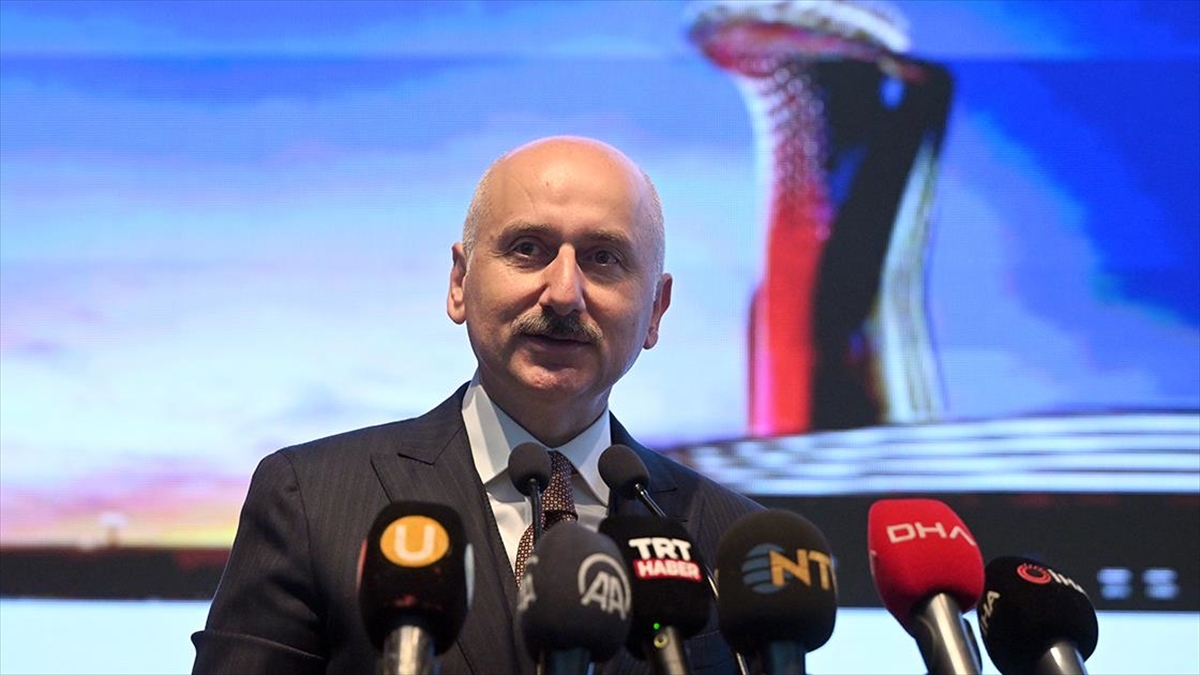 Bakan Karaismailoğlu: Yollarda Yıllık 7 Milyar Saati Vatandaşlarımıza Kazandırdık