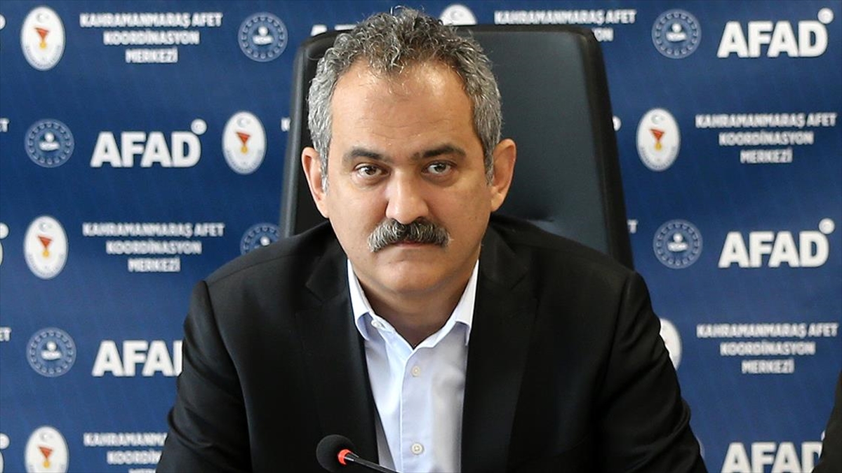 Özer: Deprem Bölgesinde Öğrencilere Kurs Eğitim Desteği Sağlıyoruz