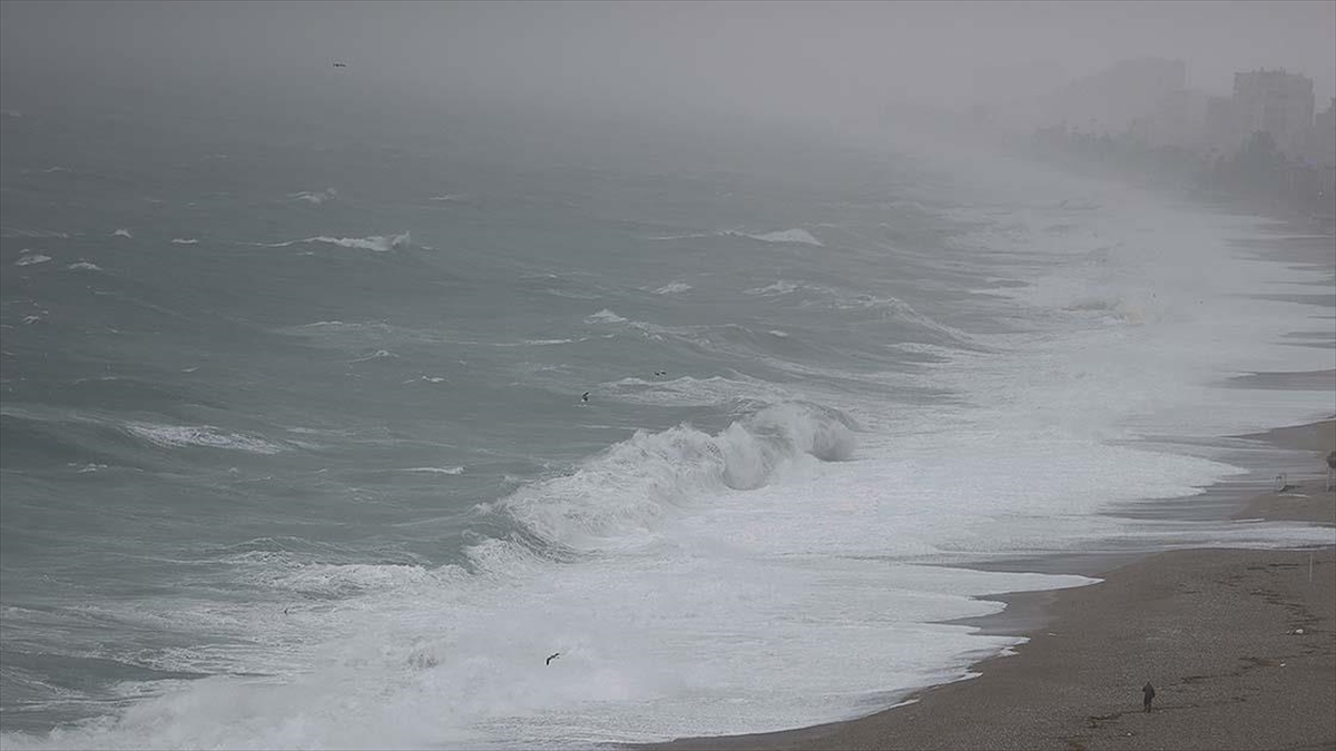 Batı Akdeniz'de Fırtına Bekleniyor