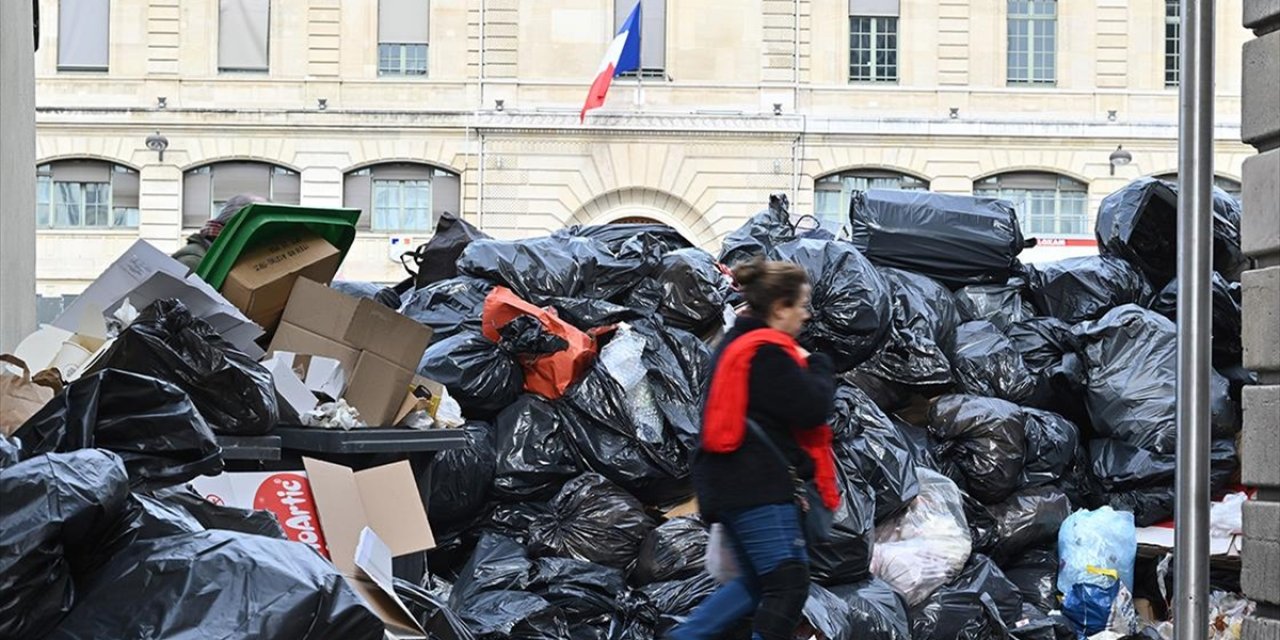Paris'te Çöp krizi! 13 Nisan'da Süresiz Grev