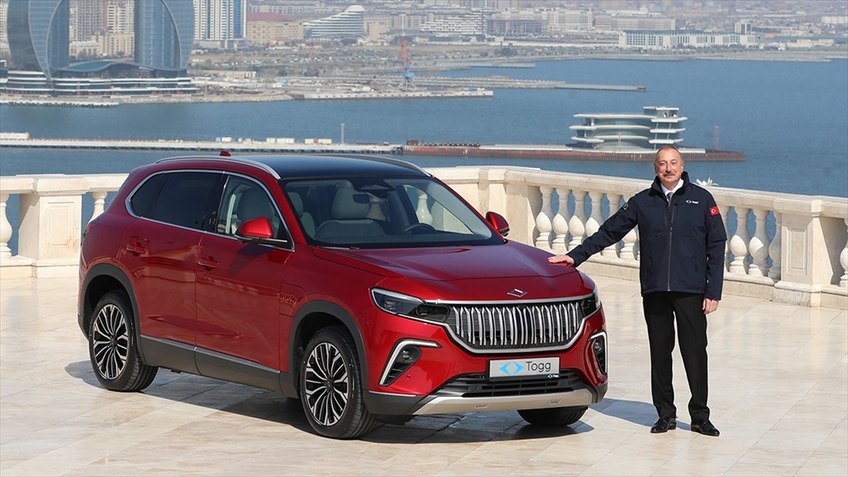 Cumhurbaşkanı Erdoğan'dan Togg Otomobilini Teslim Alan Aliyev'e "hayırlı Olsun" Mesajı