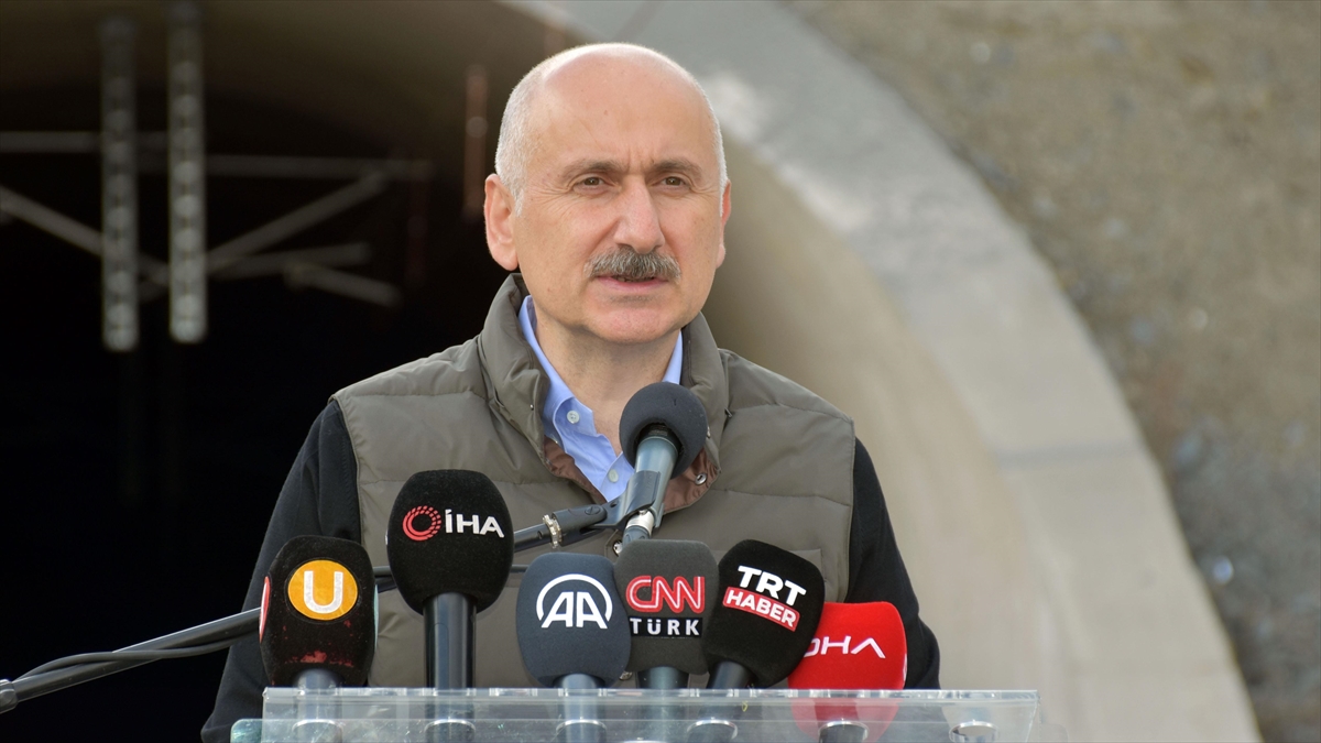 Bakan Karaismailoğlu: Ankara-sivas Hızlı Tren Hattı Açılışımızı Ramazan Bayramı Ertesinde Yapmak İçin Mücadele Veriyoruz