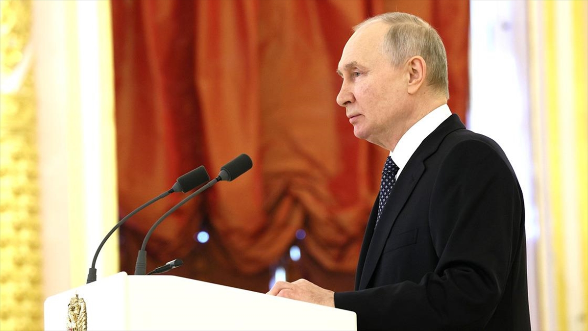 Putin'den, Abd'ye "renkli Devrimlere Destek" Eleştirisi