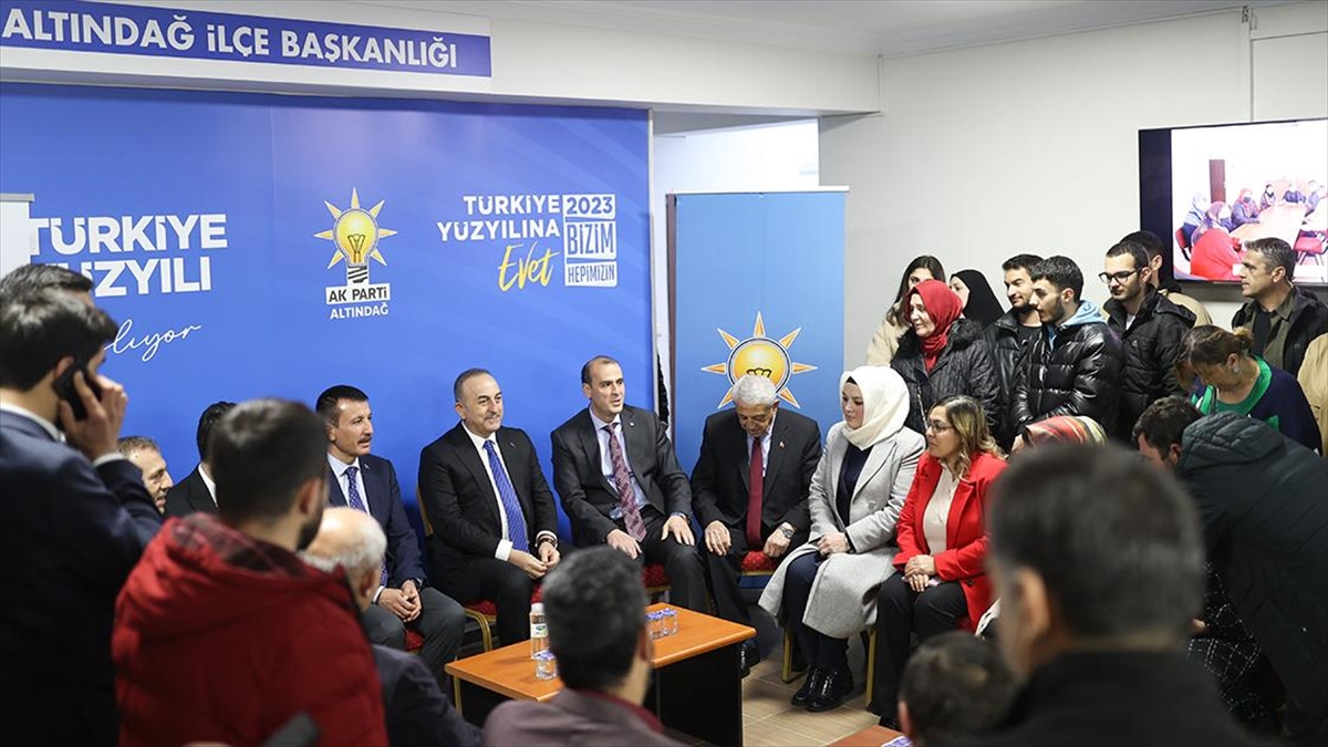 Bakan Çavuşoğlu: İsrail'in Bu Saldırıları Durdurması Gerekiyor