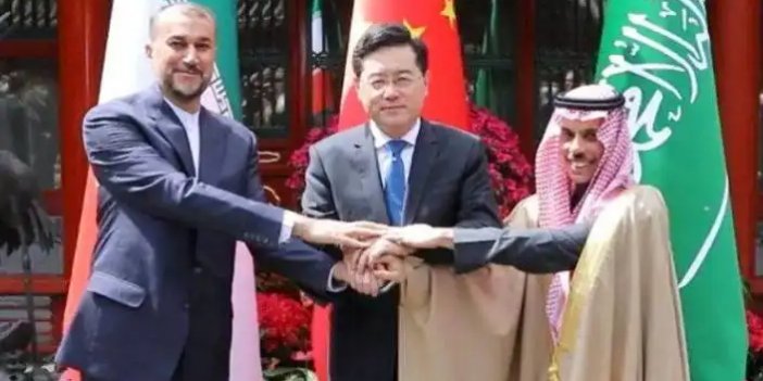 İran ve Suudi Arabistan, Pekin'de el sıkıştı