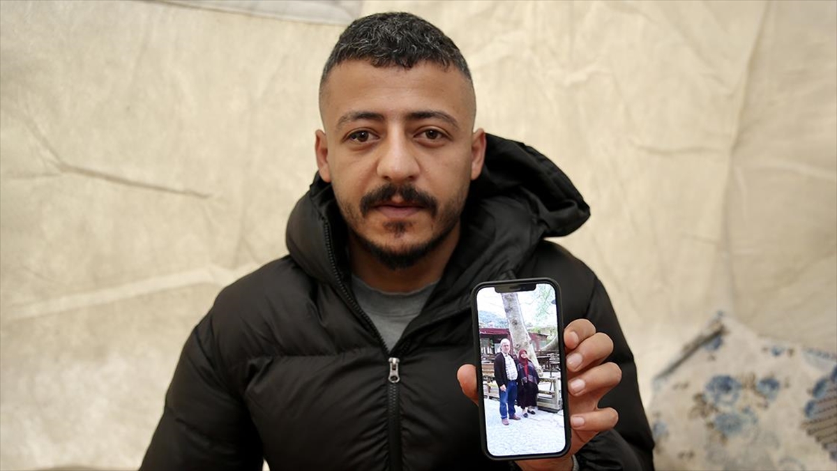 Ailesinden Geriye Cep Telefonunda Kalan Fotoğraflarla Teselli Buluyor