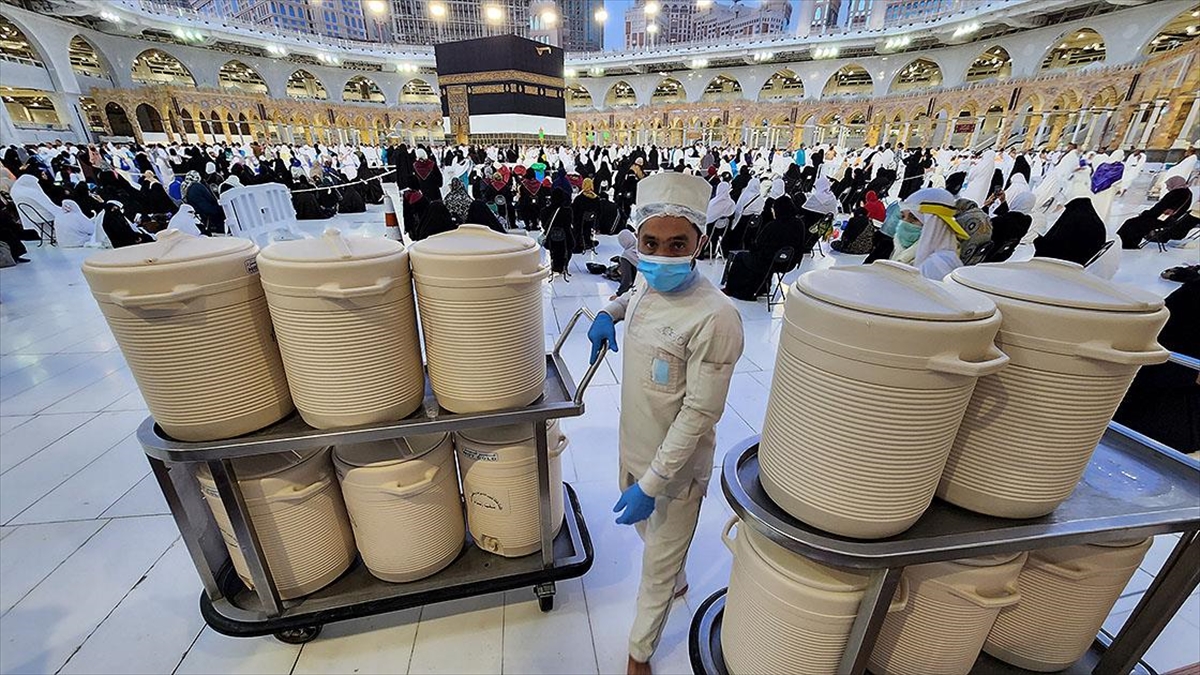 Ramazan Ayı Boyunca, Zemzem Suyunda Günlük Yaklaşık 300 Test Yapılıyor