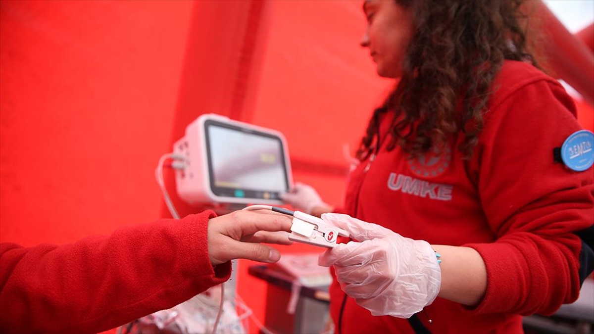 Nurdağı Sahra Hastanesi'nde 10 Bine Yakın Depremzedeye Hizmet Verildi