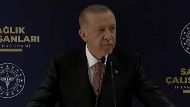 Erdoğan: Türkiye genelinde 42 bin 500 sağlık personeli alıyoruz