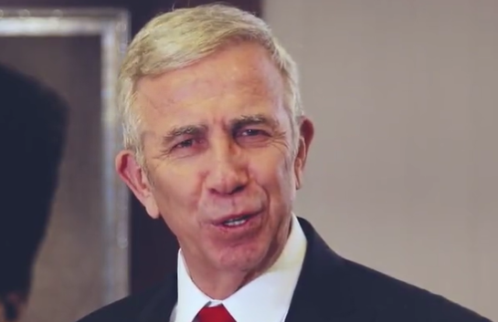 Mansur Yavaş "çıkarın telefonunuzu" diyerek duyurdu