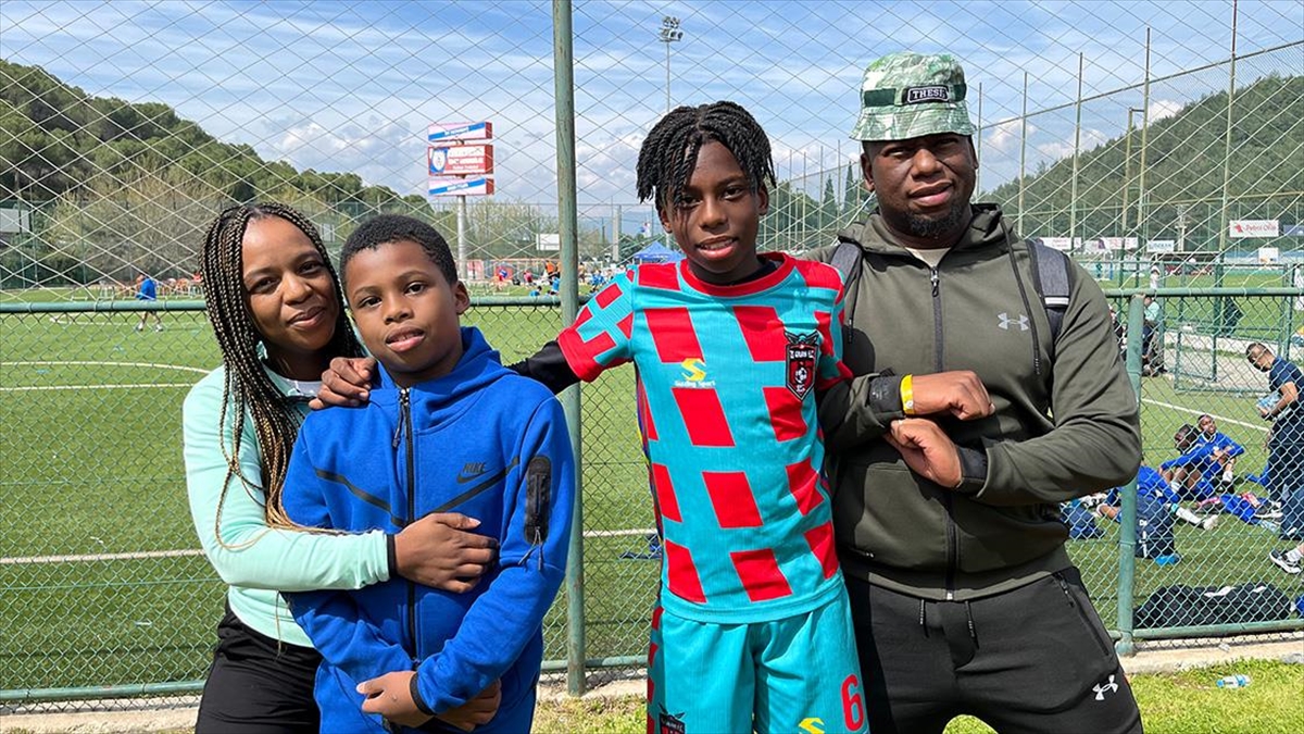 Farklı Ülke Ve Kültürler, Uluslararası 12 Yaş Altı İzmir Cup'ta Buluştu