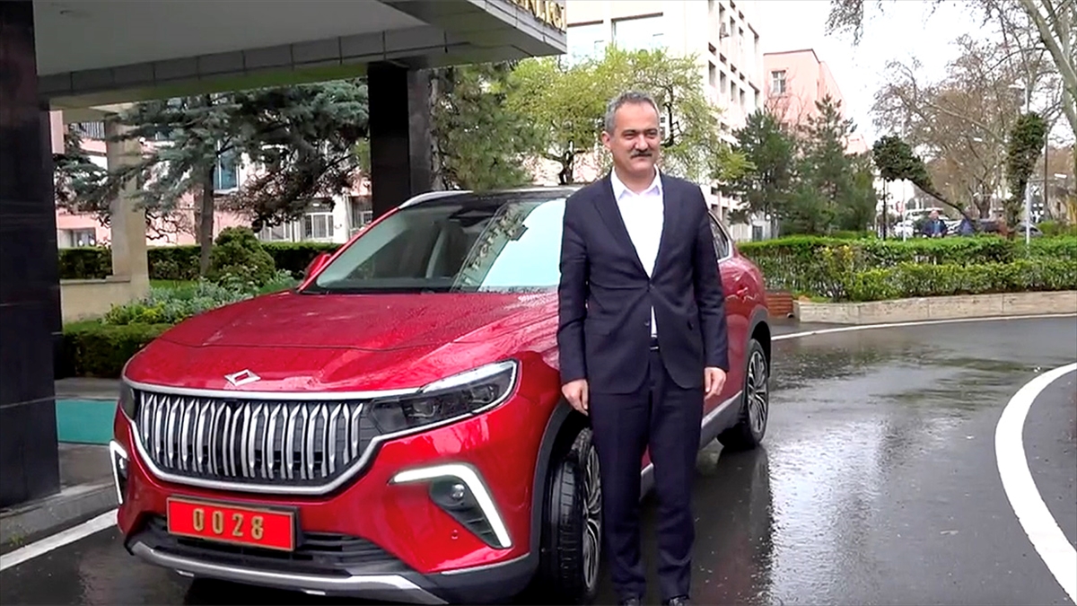 Özer, Yerli Ve Milli Otomobil Togg'u Kullandı