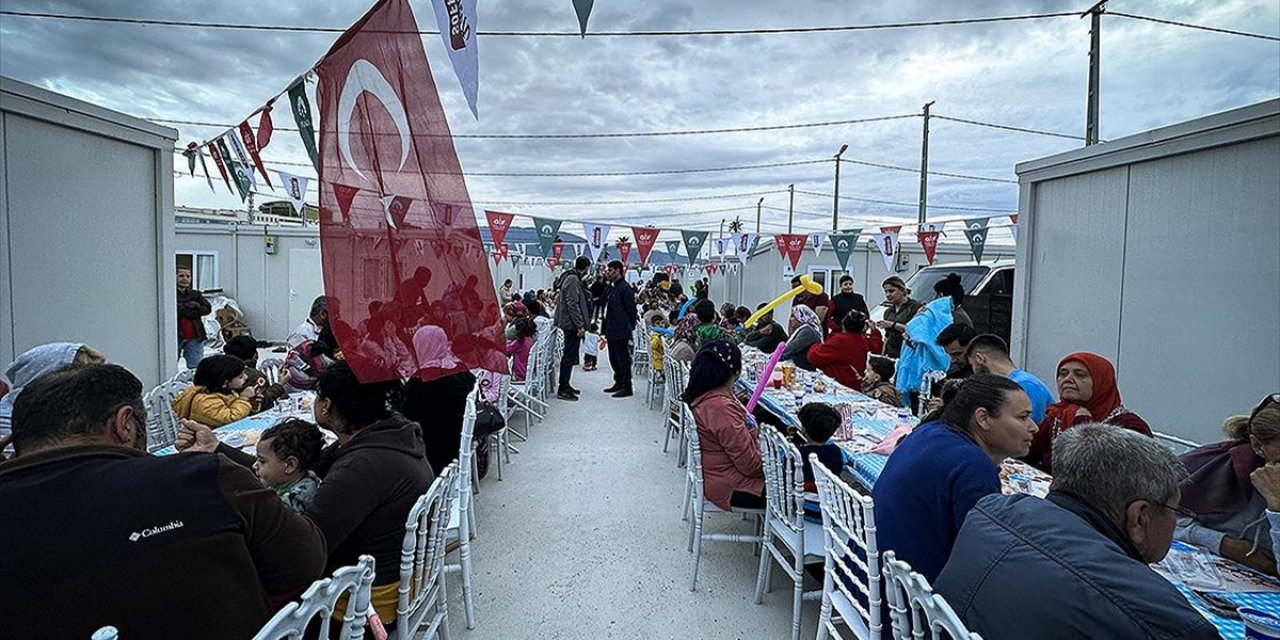 Türgev Depremzedeler İçin Kurdu