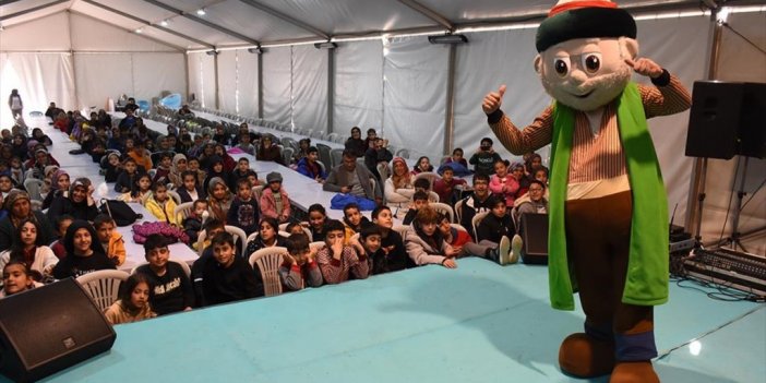 Depremzede Tiyatrocular Çocuklar İçin Sahneye Çıkıyor