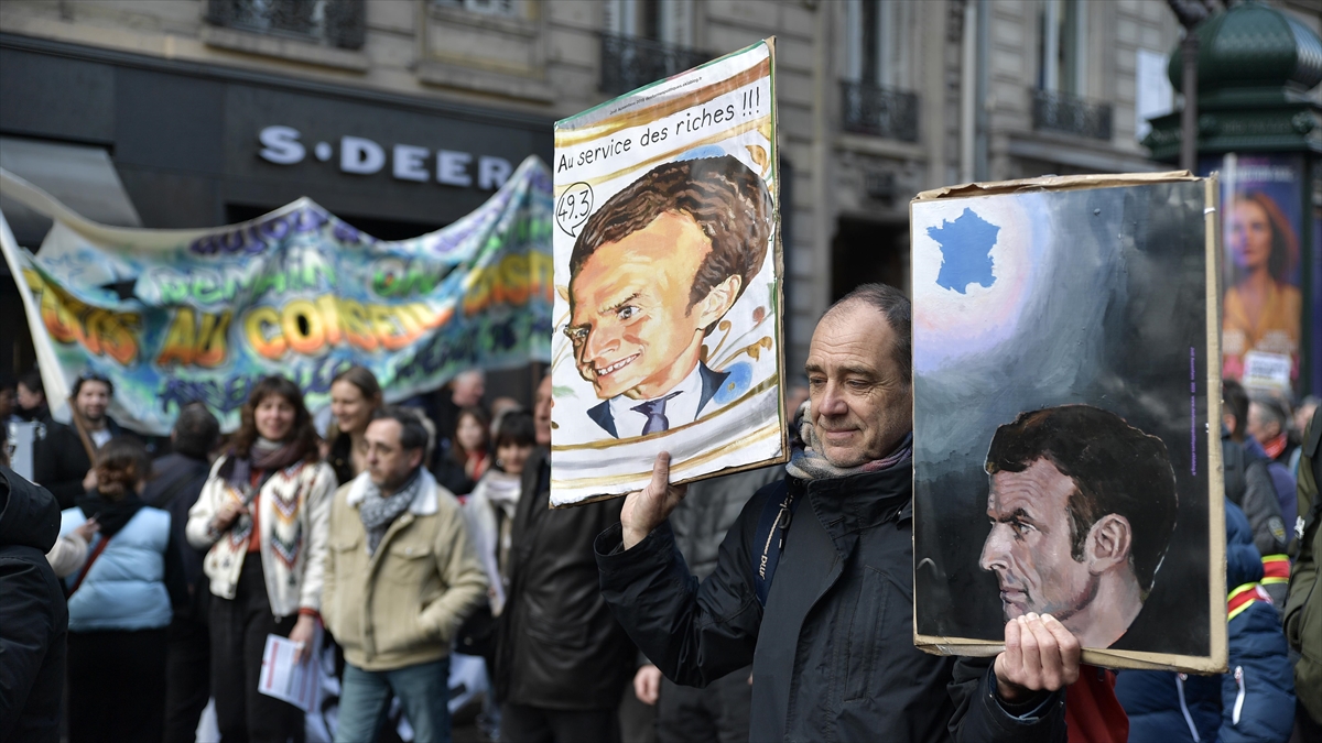 Fransa'da Emeklilik Reformunun Onaylanmasına Tepkiler