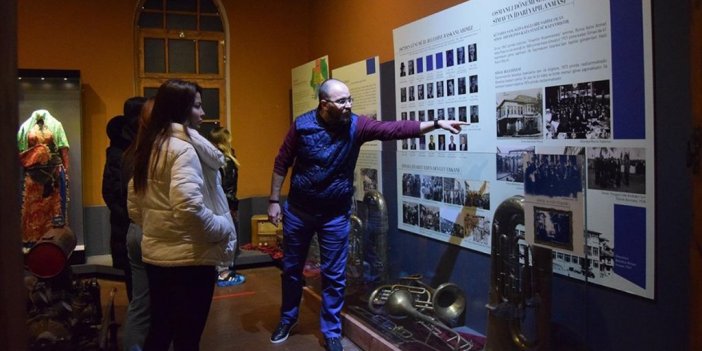 Simav'da 97 Yıllık Okul Binasındaki Kent Müzesi İlçenin Tarihini Yansıtıyor