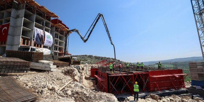 Depremin Etkilediği Hatay'da Temeli Atılan Konutların İnşaatı Devam Ediyor