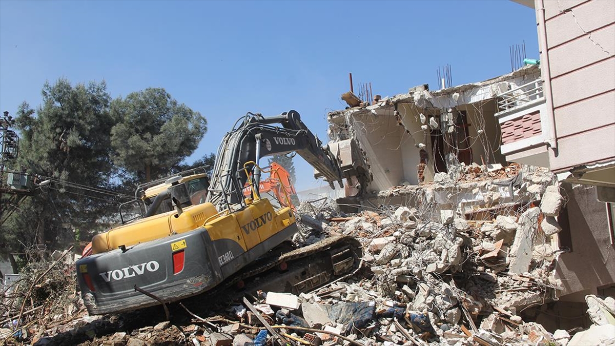 Hatay'da Bina Yıkım Ve Enkaz Kaldırma Çalışmaları 78 Mahallede Sürdü