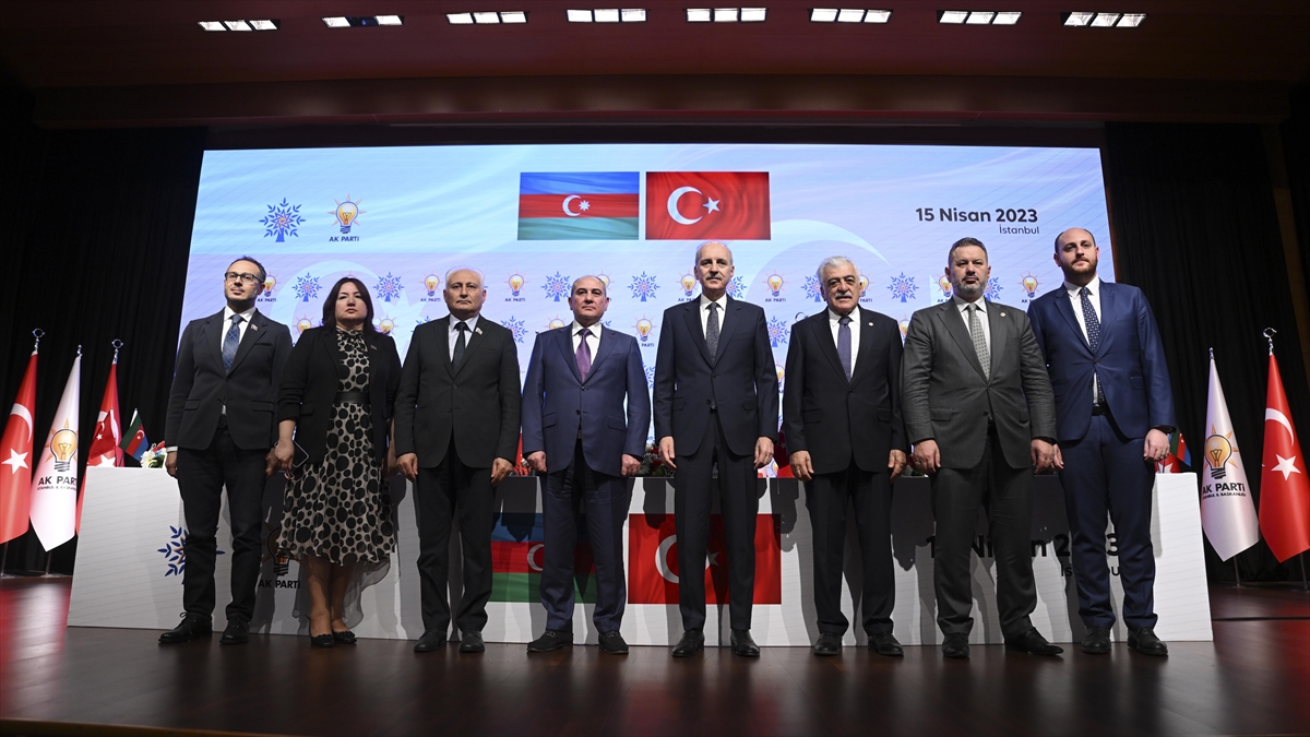 İktidardaki Yeni Azerbaycan Partisinden Ak Parti'ye Destek Ziyareti