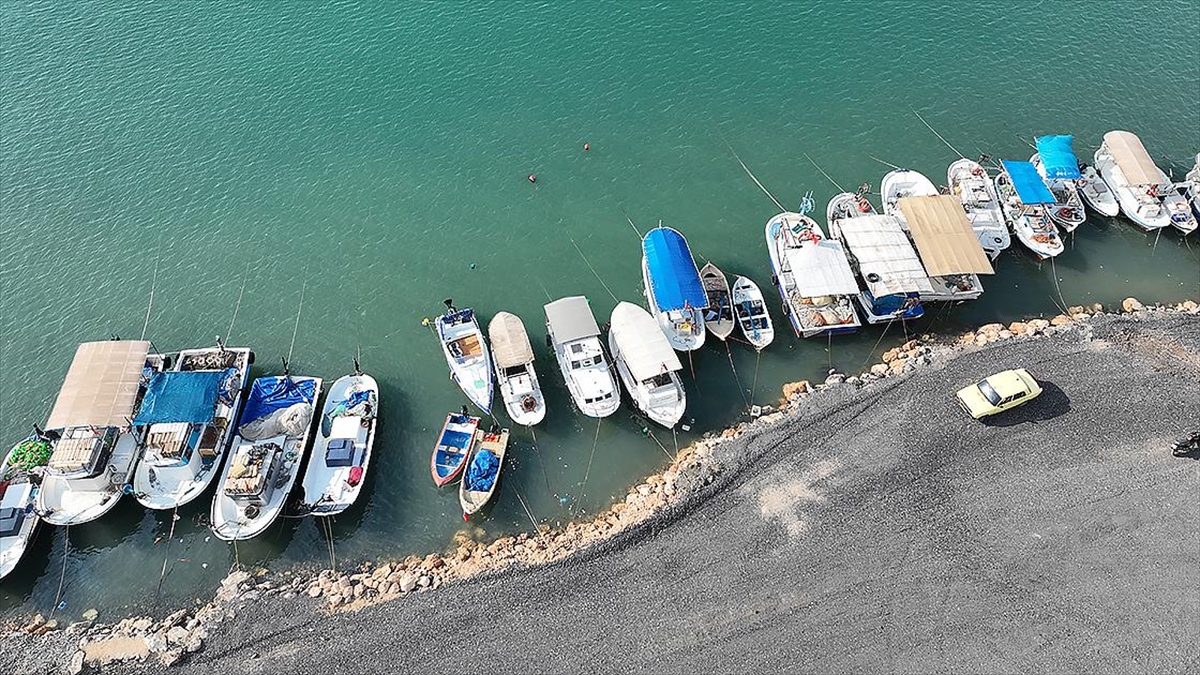 Hataylı Balıkçılar Denize Açılmak İçin Hazırlıklara Başladı