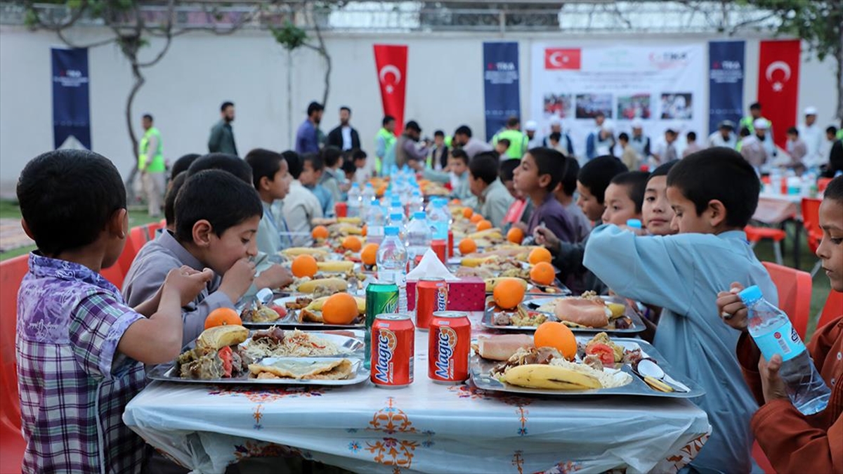 Tika'dan Afganistan'daki Yetimlere İftar