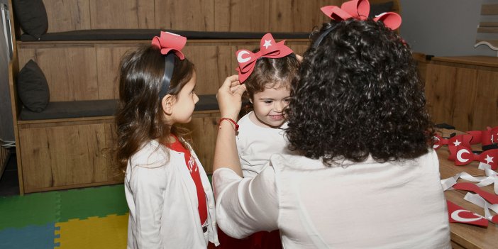 ANNE BABA ÇOCUK MERKEZİ’NDE 23 NİSAN COŞKUSU ERKEN YAŞANDI