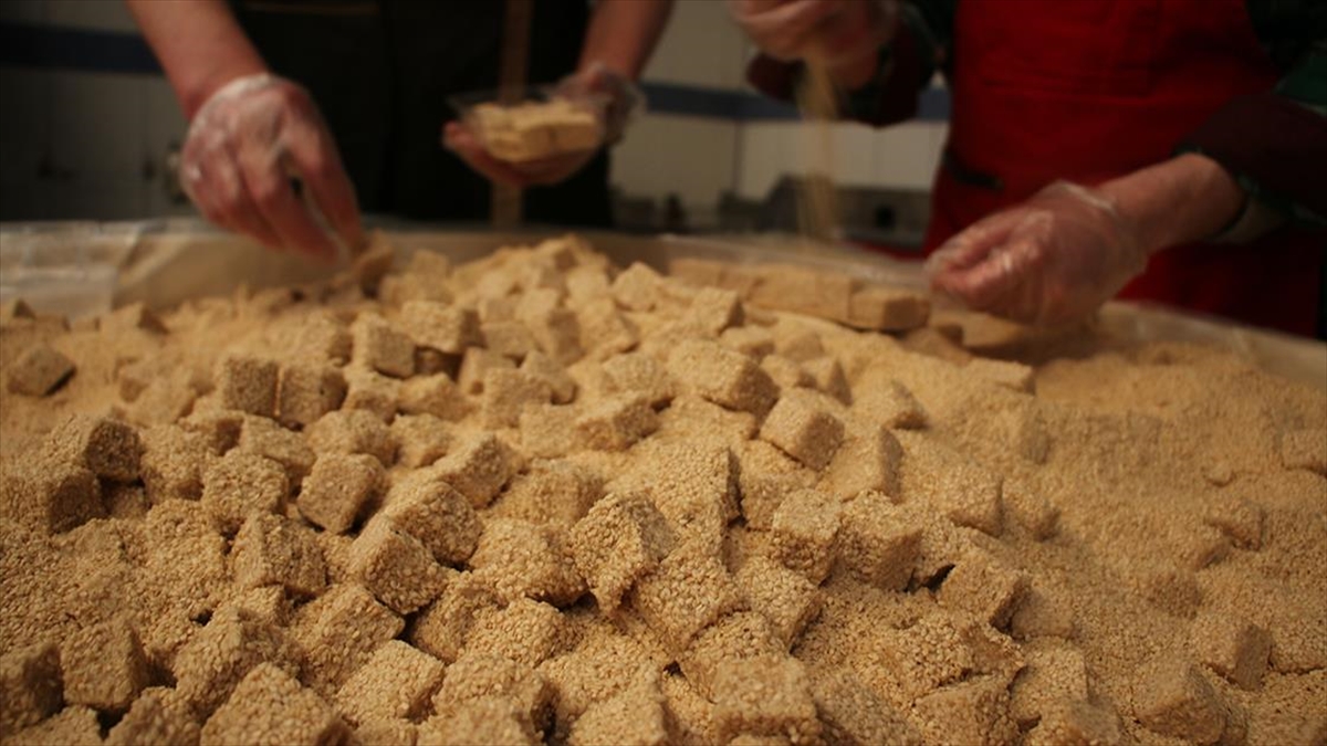 Kütahya'nın Tescilli "paşa Helvası" Bayramda Misafirlerin Ağızlarını Tatlandıracak