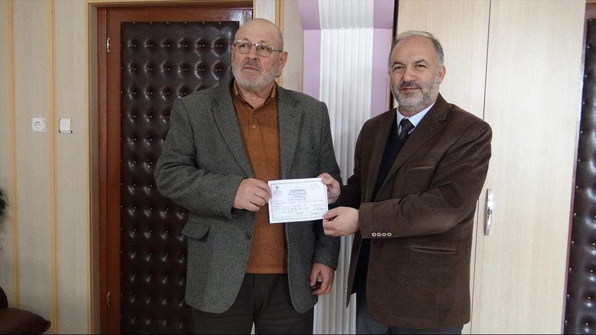 Afyonkarahisarlı Gurbetçi Çift, Biriktirdiği Umre Parasını Depremzedelere Bağışladı