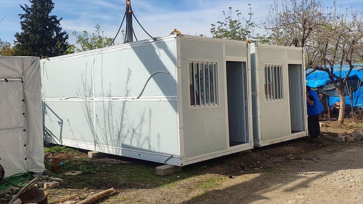Kahramanmaraş'ta 10 Bin Katlanabilir Konteynerin Kurulmasına Başlandı