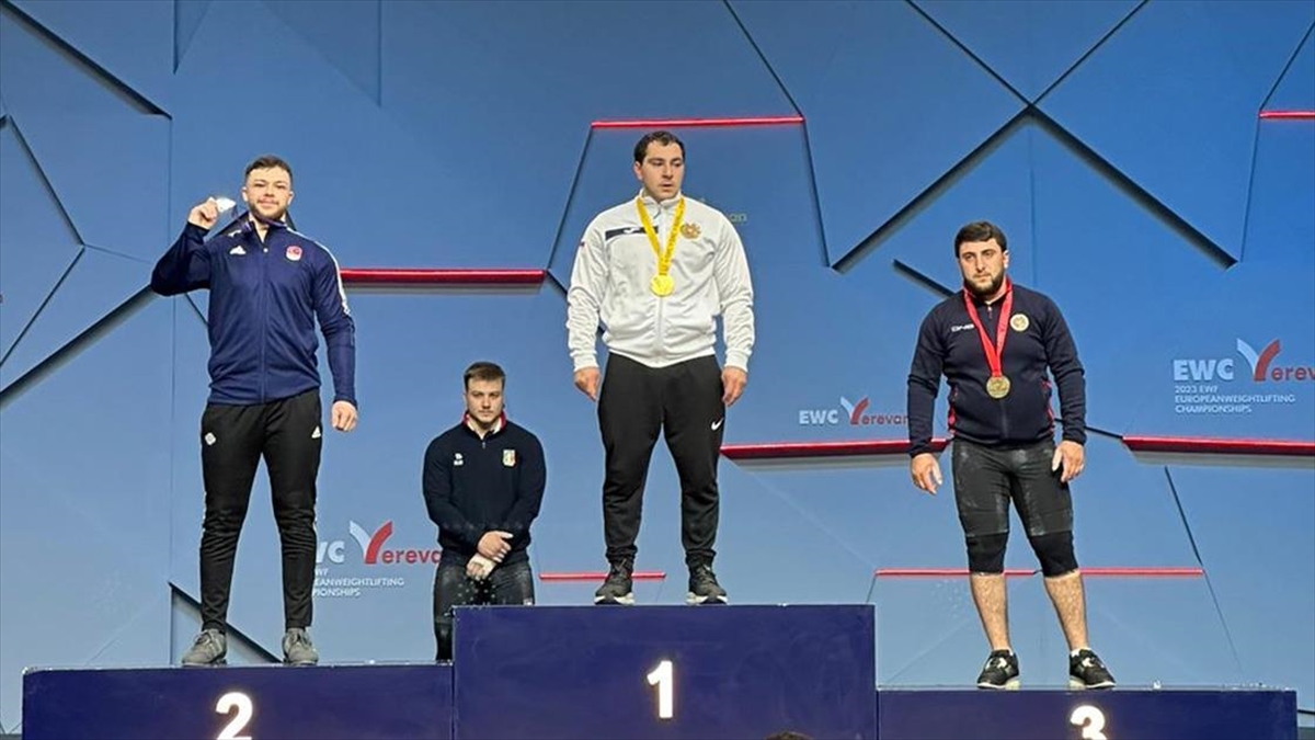 Milli Halterci Hakan Şükrü Kurnaz, Avrupa Şampiyonası'nda Gümüş Madalya Kazandı