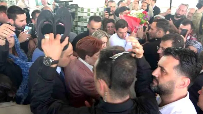 Akşener ve İmamoğlu'na türbede ayakkabı uyarısı