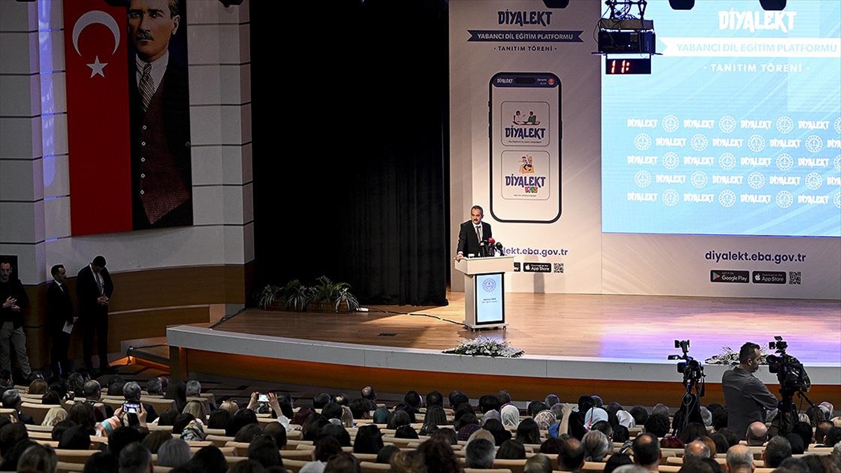 Bakan Özer: Akademik Takvimi Zamanında Tamamlayacağız