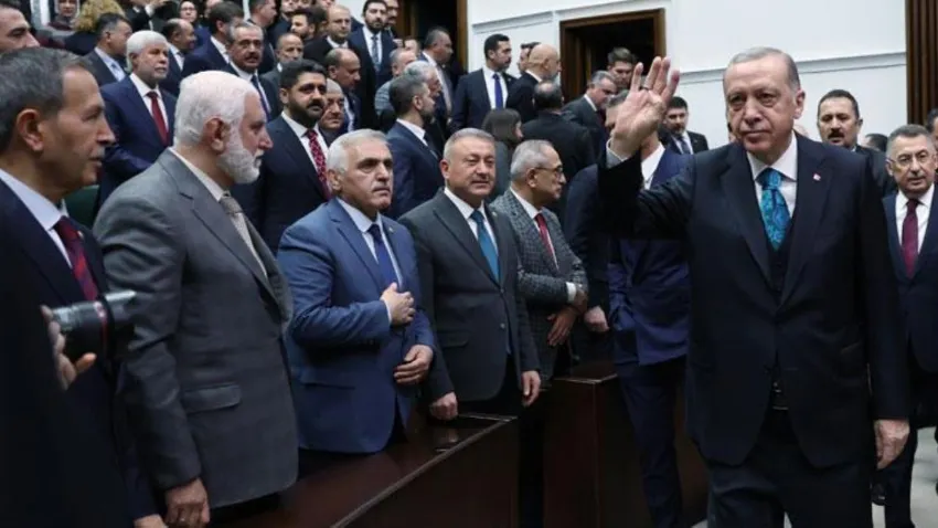 Ankara kulislerini hareketlendiren iddia: "Erdoğan 3 ismi görevden almaya hazırlanıyor"