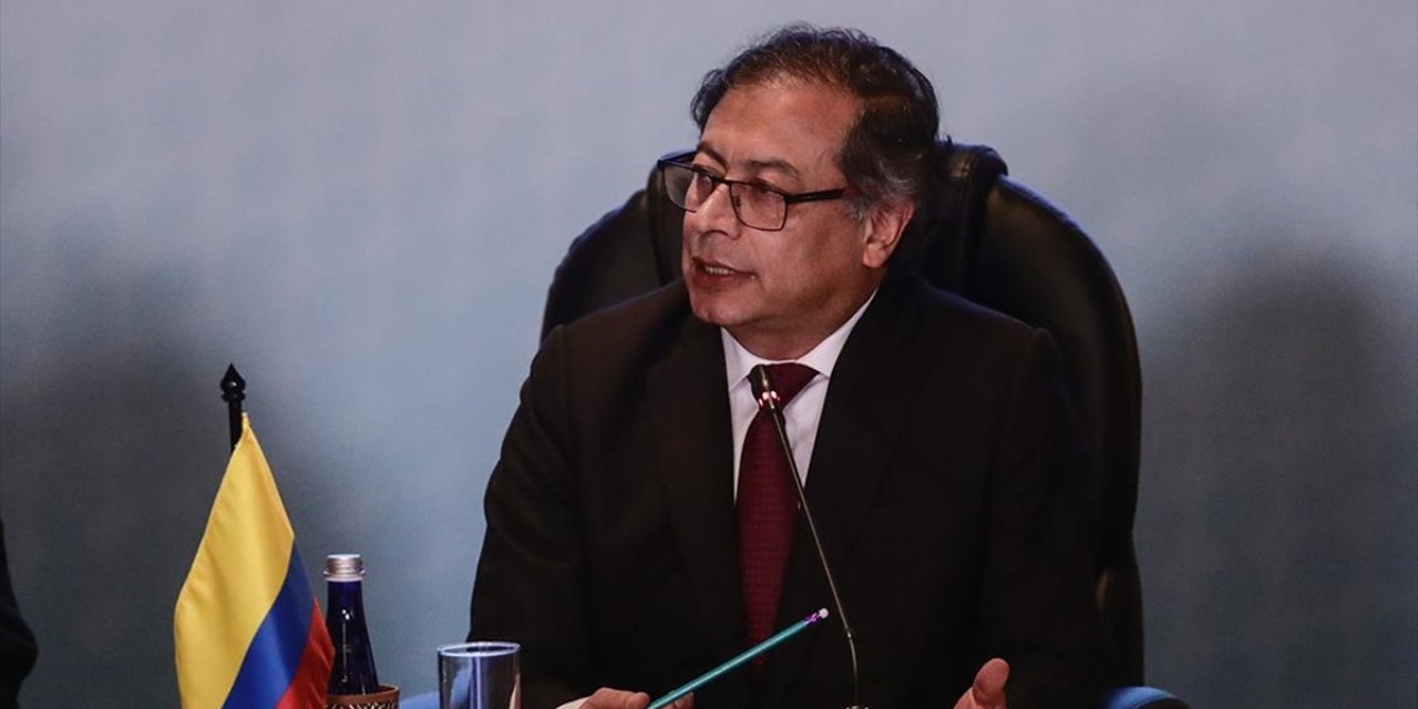 Kolombiya Cumhurbaşkanı Petro, Kabinesinin İstifasını İstedi