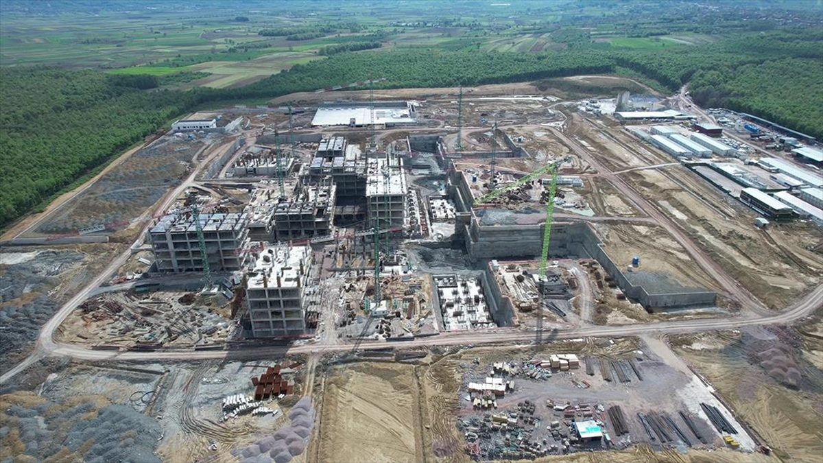 Sakarya Şehir Hastanesi Yükseliyor