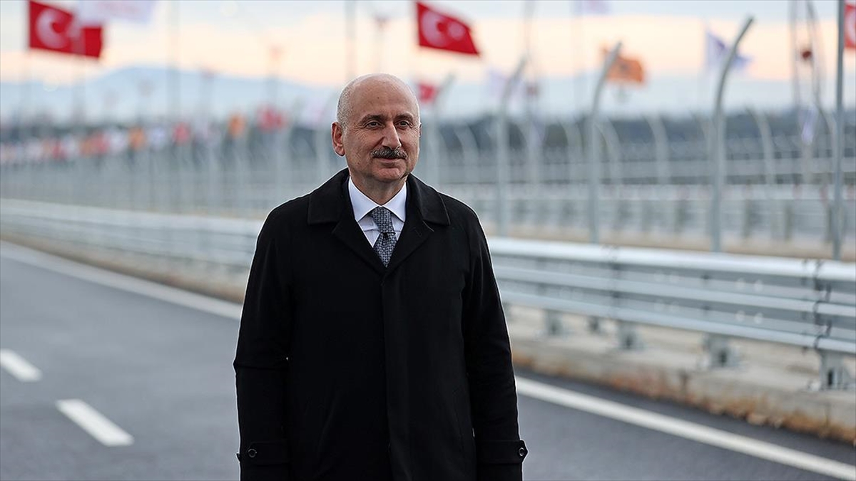 Bakan Karaismailoğlu: Adana 15 Temmuz Şehitler Köprüsü, Trafik Yoğunluğunda Büyük Rahatlama Sağlayacak