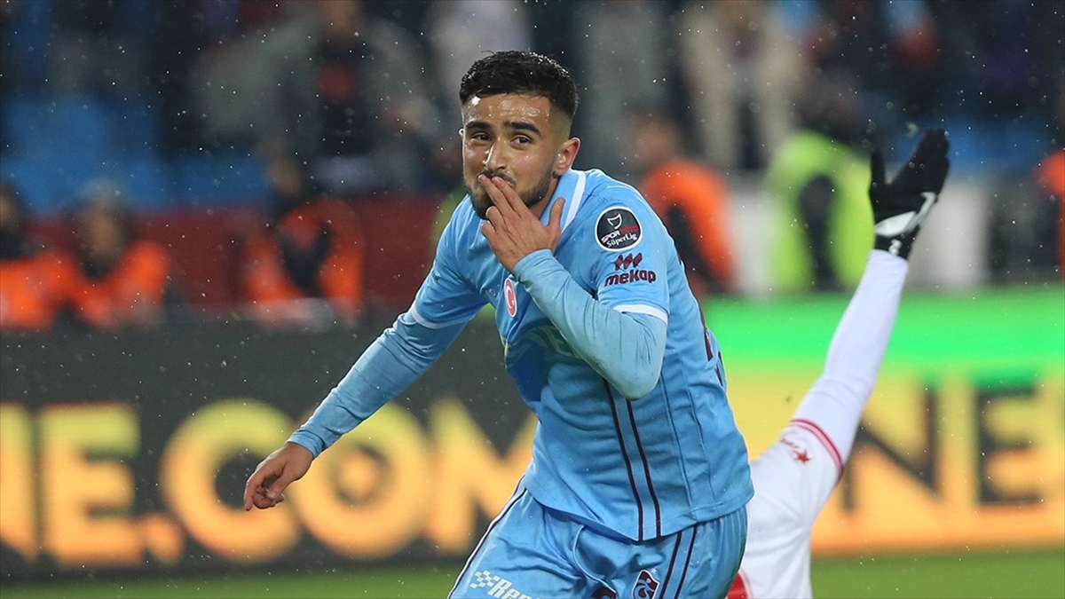 Trabzonsporlu Futbolcu Naci Ünüvar'da Kas Yaralanması Tespit Edildi