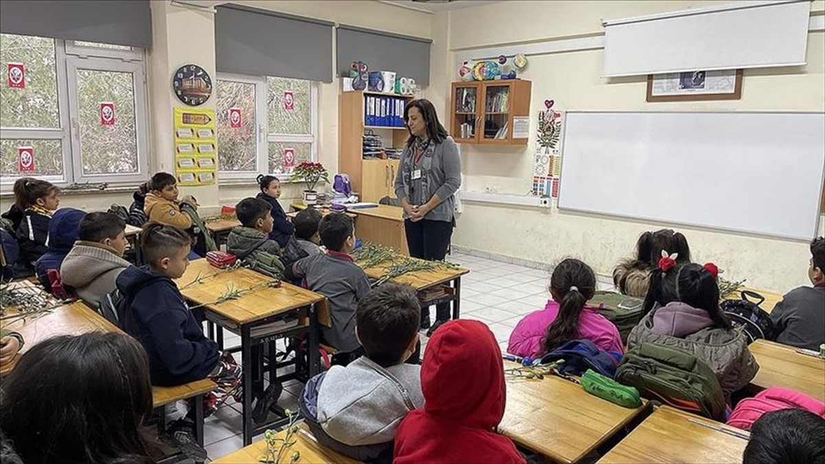 Deprem Nedeniyle Naklini Başka İle Aldıran Öğrencilerden 58 Bin 597'si Okuluna Döndü