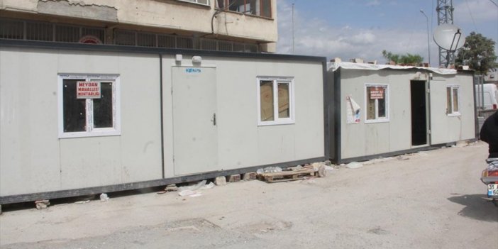Hatay'da Muhtarlar Yan Yana Kurulan Konteynerlerde Hizmet Veriyor