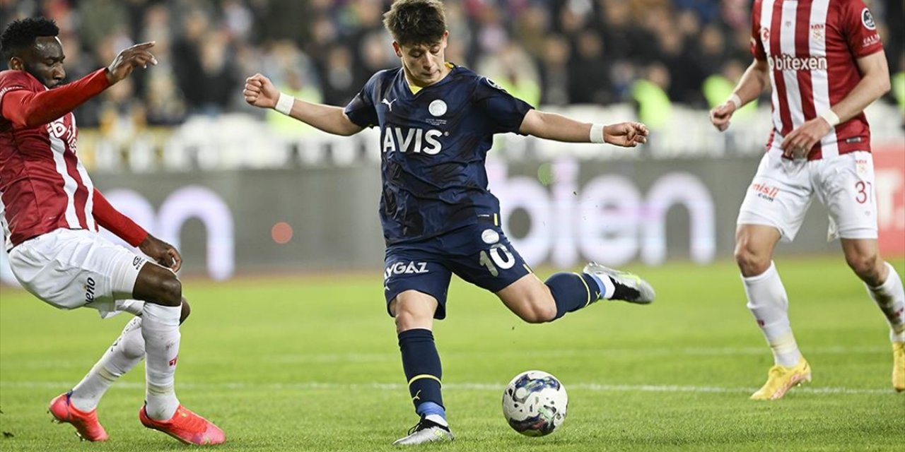 Fenerbahçe, Ziraat Türkiye Kupası Yarı Finalinde Sivasspor'a Konuk Olacak