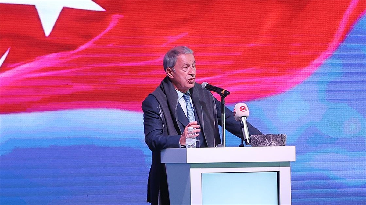 Milli Savunma Bakanı Akar: Suriye'nin Kuzeyinde 8 Terörist Etkisiz Hale Getirildi