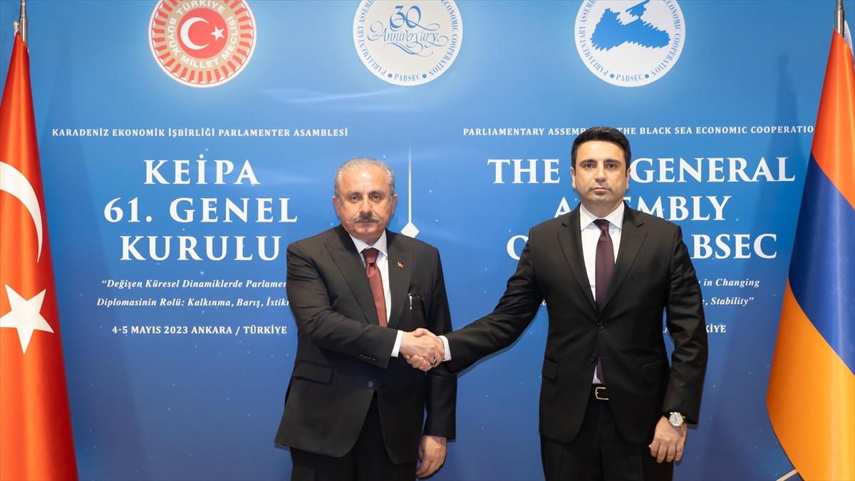 Şentop, Ermenistan Parlamento Başkanı Simonyan İle Görüştü