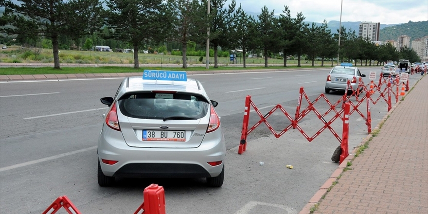 Ehliyet Sınavlarına 'E-trafik' İle Anlık Denetim