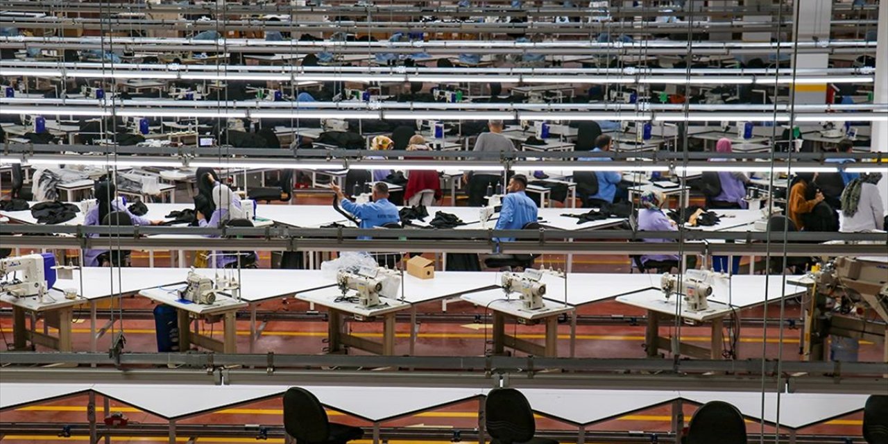 Malatya'da Tekstil Üretimi Yapan Firma, Konteyner Ve Çadır Kentleri Gezerek İşçi Arıyor