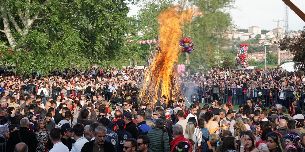Geleneksel "Kakava Ateşi" Yakıldı