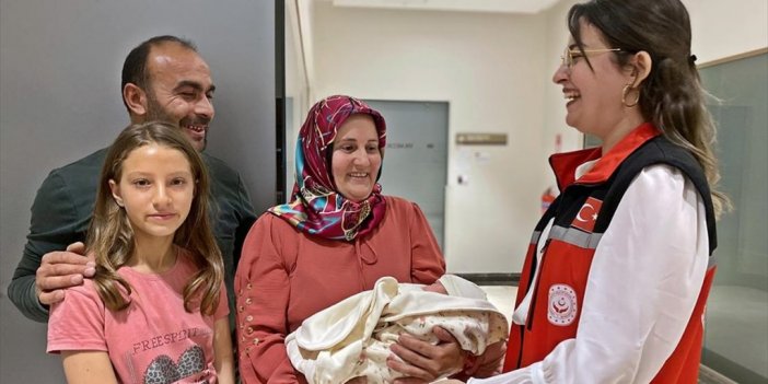 Depreme Kuvözde Yakalanan Belinay Bebek, 3 Ay Sonra Ailesine Kavuştu