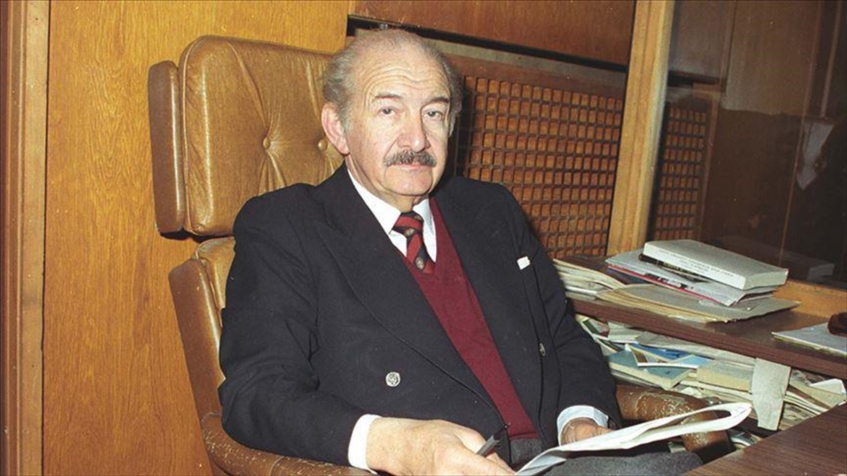 Epik Ve Kabare Tiyatrosunun Öncü İsmi: Haldun Taner